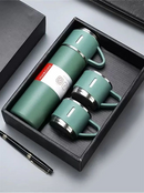 caneca Kit Garrafa Térmica Vacuum Bottle Inox 500ml + 3 Xícaras Bebidas Fria ou Quente